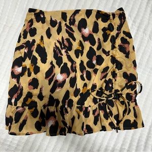 NWOT SHEIN Leopard Print Cinch Mini Skirt Size Medium